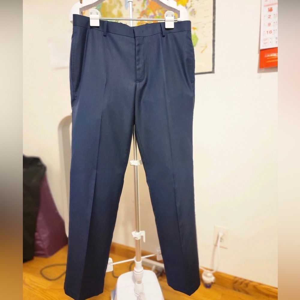 INC Slim Fit men’s slacks SIZE 33/32